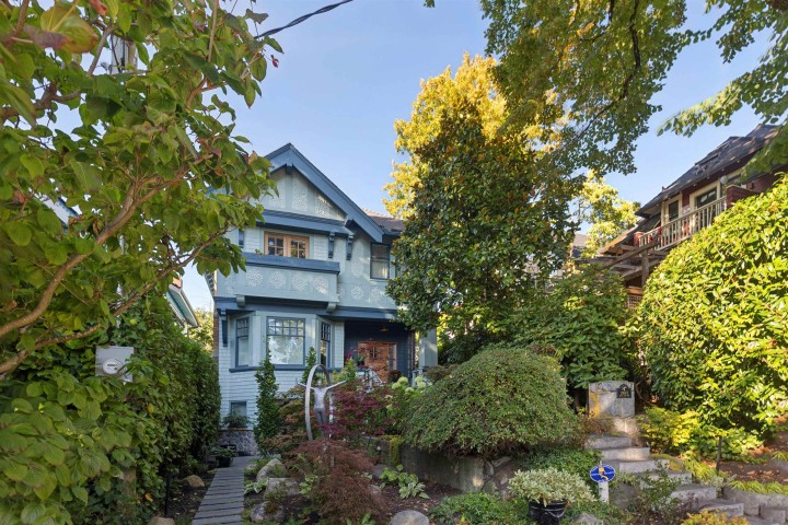 Photo 1 at 2615 W 2nd Avenue, Kitsilano, Vancouver West