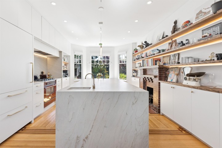 Photo 4 at 2615 W 2nd Avenue, Kitsilano, Vancouver West