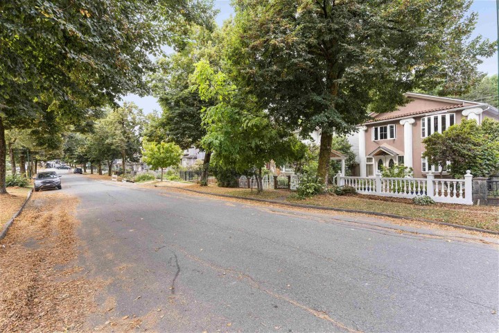 Photo 3 at 5263 Wales Street, Collingwood VE, Vancouver East