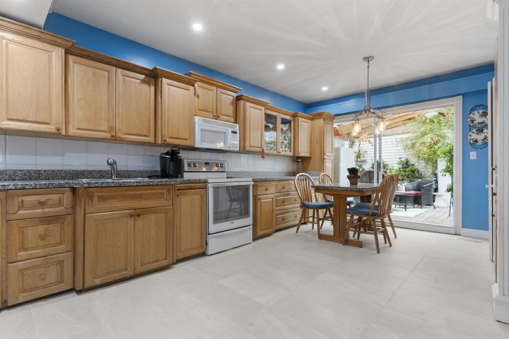 Photo 9 at 5263 Wales Street, Collingwood VE, Vancouver East