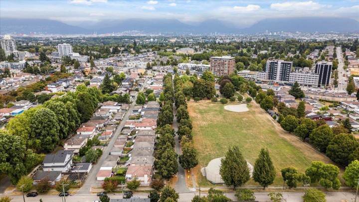 Photo 38 at 5263 Wales Street, Collingwood VE, Vancouver East