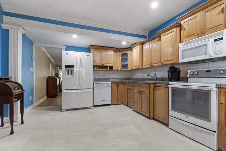 Photo 11 at 5263 Wales Street, Collingwood VE, Vancouver East