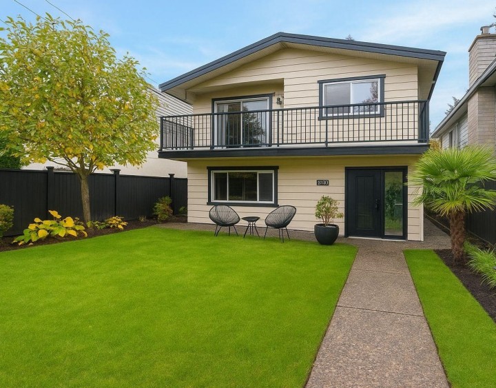 Photo 1 at 1709 Philip Avenue, Pemberton NV, North Vancouver