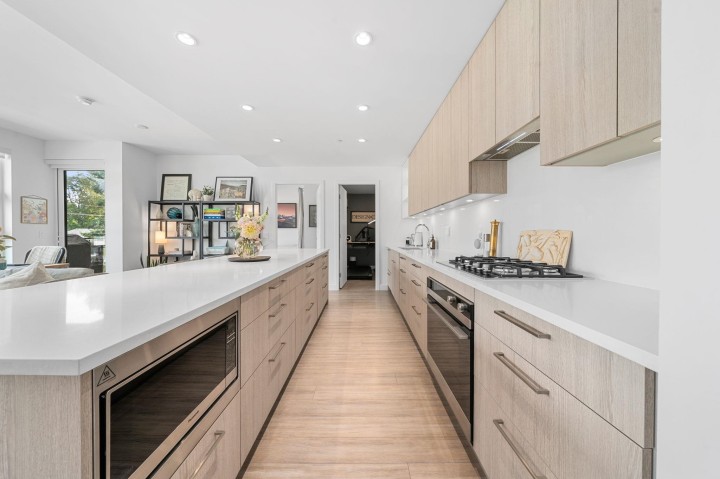 Photo 2 at 413 - 747 E 3rd Street, Queensbury, North Vancouver