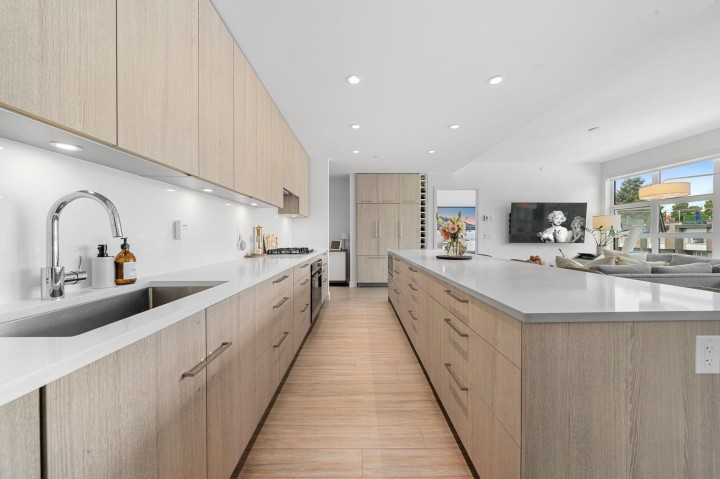 Photo 4 at 413 - 747 E 3rd Street, Queensbury, North Vancouver