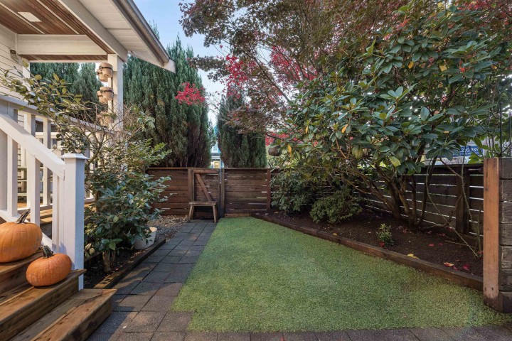 Photo 3 at 2888 Glen Drive, Mount Pleasant VE, Vancouver East