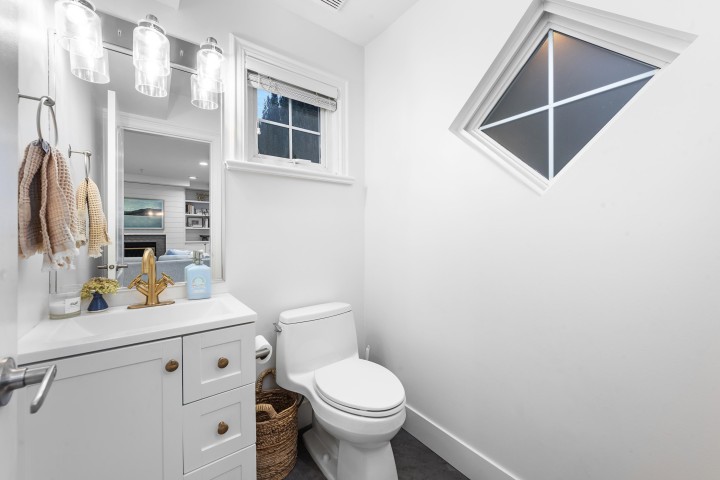 Photo 40 at 2888 Glen Drive, Mount Pleasant VE, Vancouver East