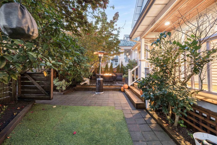 Photo 4 at 2888 Glen Drive, Mount Pleasant VE, Vancouver East