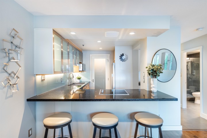 Photo 13 at 204 - 1551 Mariner Walk, False Creek, Vancouver West