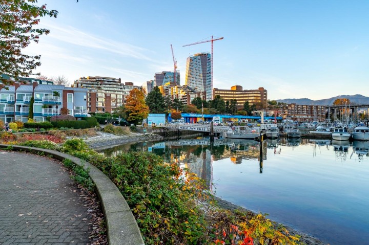 Photo 32 at 204 - 1551 Mariner Walk, False Creek, Vancouver West