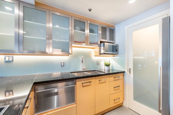 Photo 9 at 204 - 1551 Mariner Walk, False Creek, Vancouver West