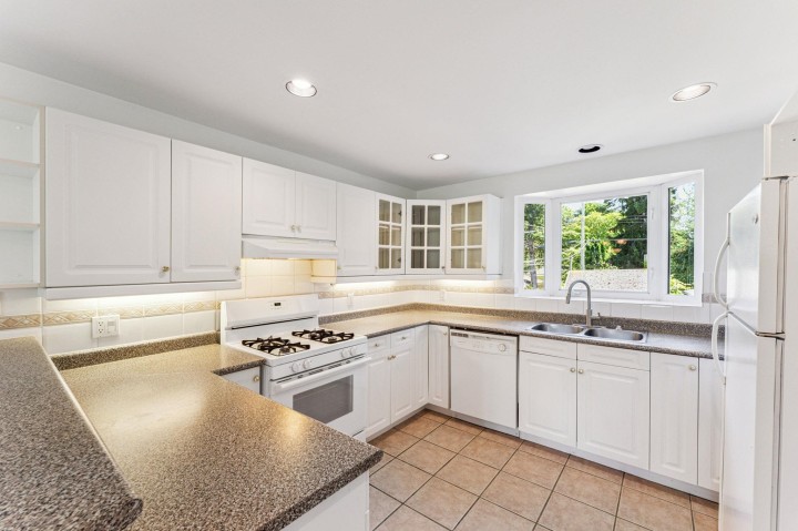 Photo 7 at 865 E 12th Street, Boulevard, North Vancouver