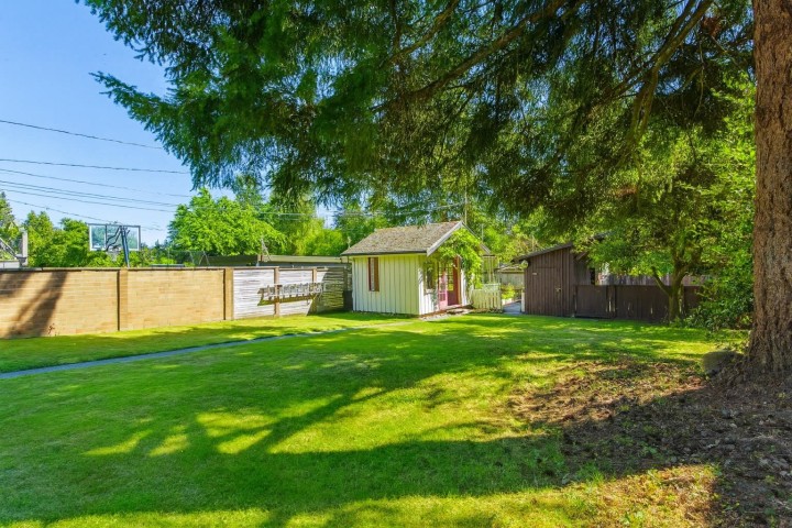 Photo 3 at 865 E 12th Street, Boulevard, North Vancouver