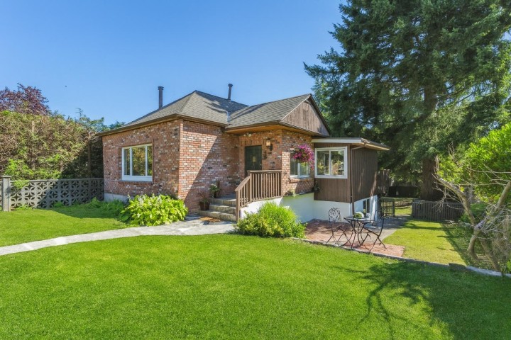 Photo 1 at 865 E 12th Street, Boulevard, North Vancouver