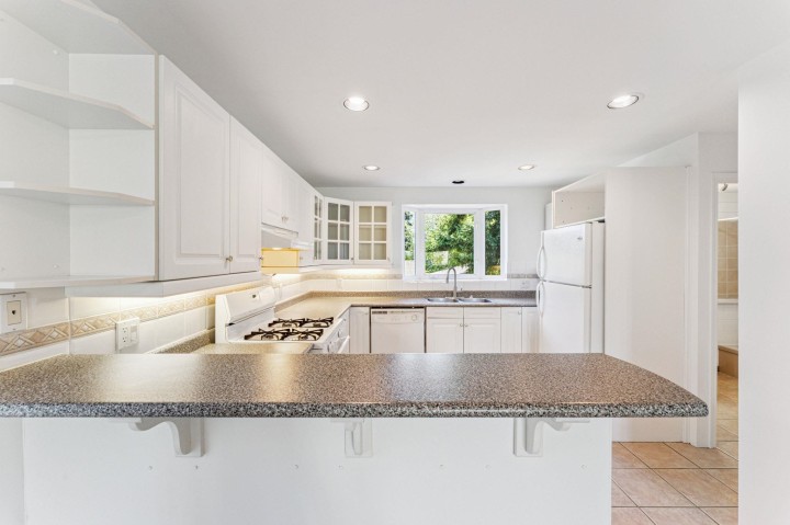 Photo 8 at 865 E 12th Street, Boulevard, North Vancouver