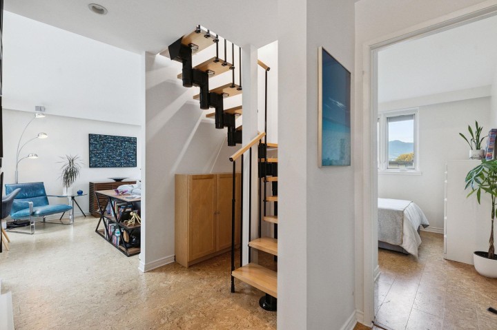 Photo 3 at 202 - 1633 Yew Street, Kitsilano, Vancouver West