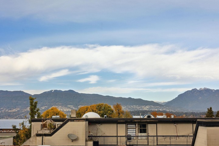 Photo 29 at 202 - 1633 Yew Street, Kitsilano, Vancouver West