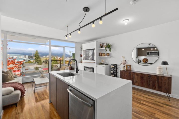 Photo 11 at 520 - 289 E 6th Avenue, Mount Pleasant VE, Vancouver East