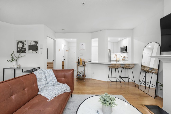 Photo 7 at 103 - 628 W 13th Avenue, Fairview VW, Vancouver West