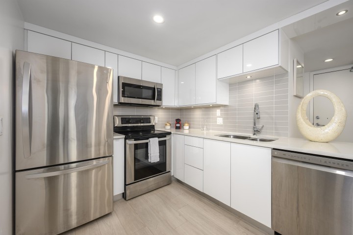 Photo 12 at 2005 - 1050 Burrard Street, Downtown VW, Vancouver West