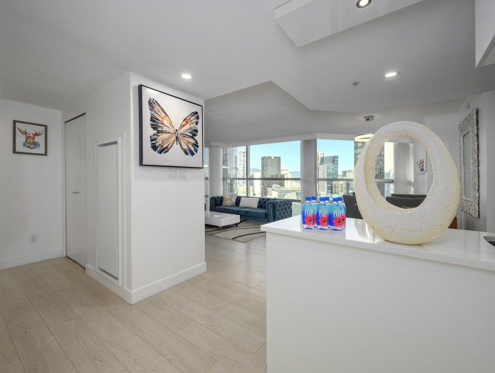 Photo 5 at 2005 - 1050 Burrard Street, Downtown VW, Vancouver West