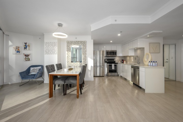 Photo 10 at 2005 - 1050 Burrard Street, Downtown VW, Vancouver West