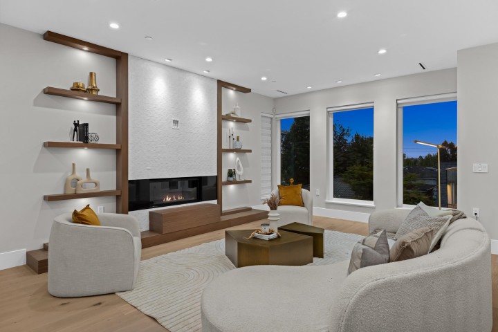 Photo 2 at 3279 Vimy Crescent, Renfrew Heights, Vancouver East