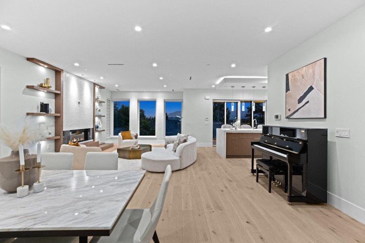 Photo 6 at 3279 Vimy Crescent, Renfrew Heights, Vancouver East