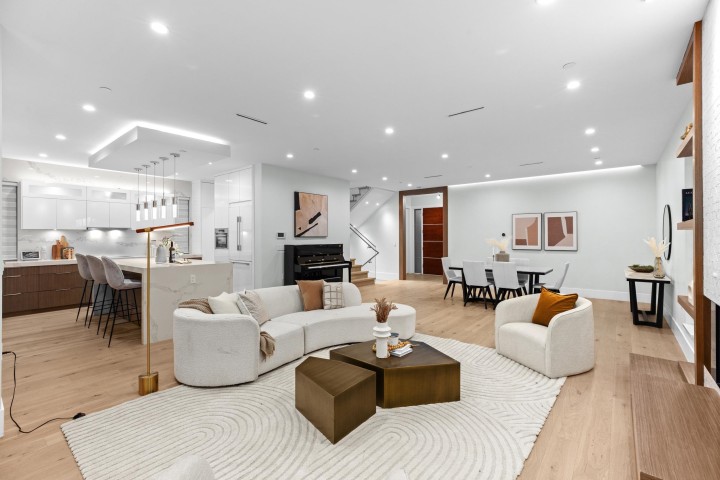 Photo 5 at 3279 Vimy Crescent, Renfrew Heights, Vancouver East