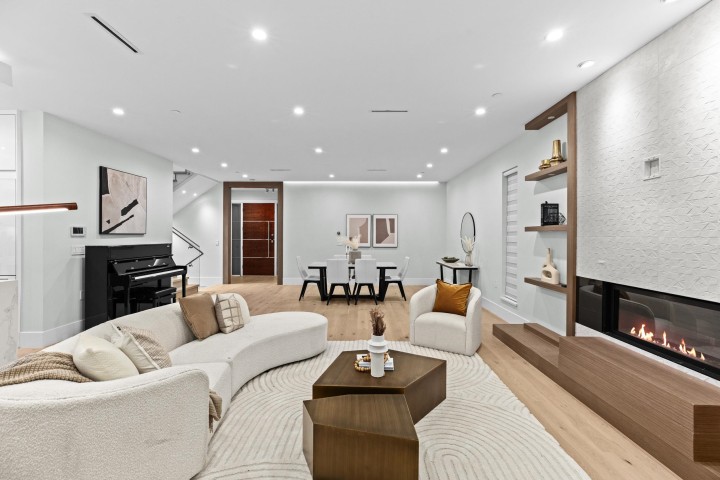 Photo 4 at 3279 Vimy Crescent, Renfrew Heights, Vancouver East