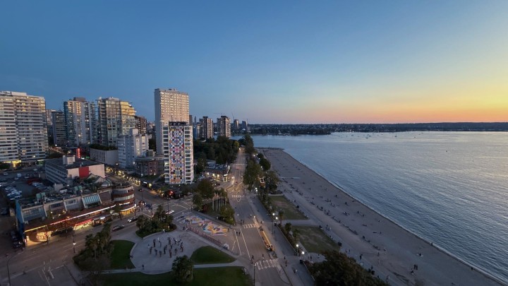 Photo 3 at 17 - 1861 Beach Avenue, West End VW, Vancouver West