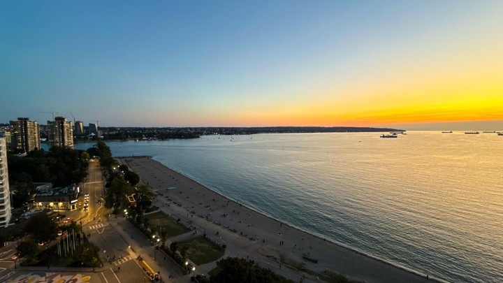 Photo 4 at 17 - 1861 Beach Avenue, West End VW, Vancouver West