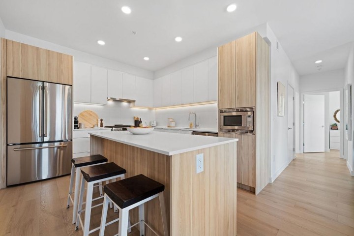 Photo 7 at 504 - 2450 Garden Drive, Grandview Woodland, Vancouver East