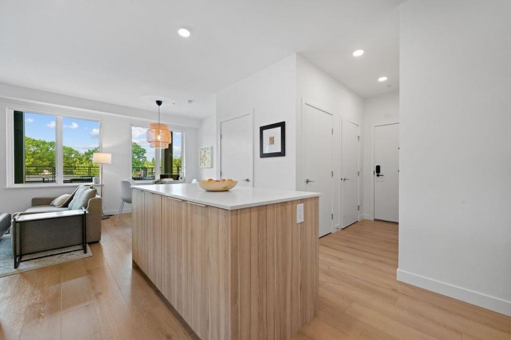 Photo 10 at 504 - 2450 Garden Drive, Grandview Woodland, Vancouver East