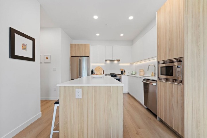 Photo 8 at 504 - 2450 Garden Drive, Grandview Woodland, Vancouver East