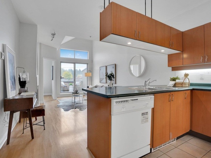 Photo 1 at 208 - 188 E 33rd Avenue, Main, Vancouver East