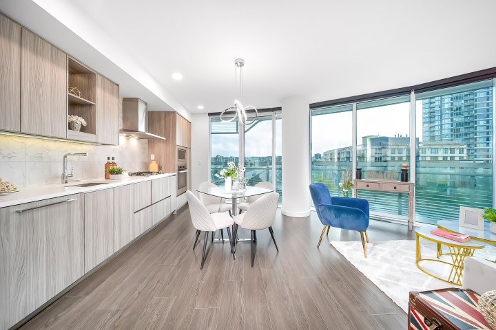 Photo 2 at 785 - 87 Nelson Street, Yaletown, Vancouver West