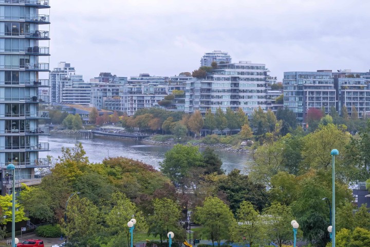 Photo 16 at 785 - 87 Nelson Street, Yaletown, Vancouver West