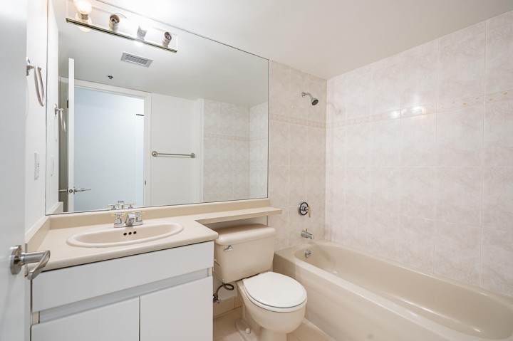 Photo 27 at 706 - 289 Drake Street, Yaletown, Vancouver West