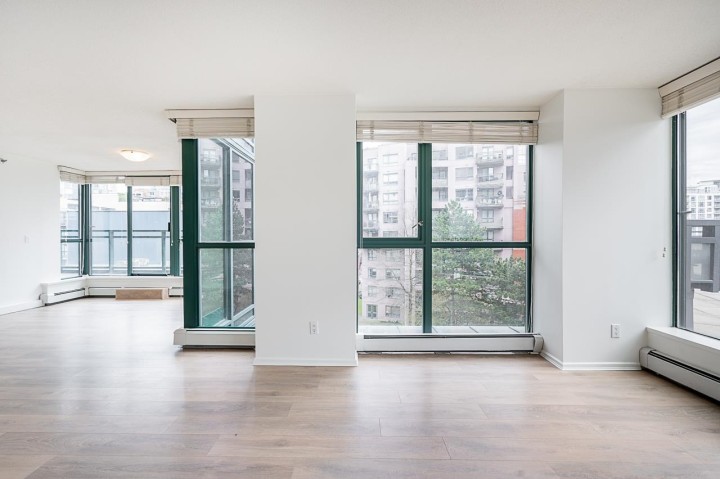 Photo 12 at 706 - 289 Drake Street, Yaletown, Vancouver West