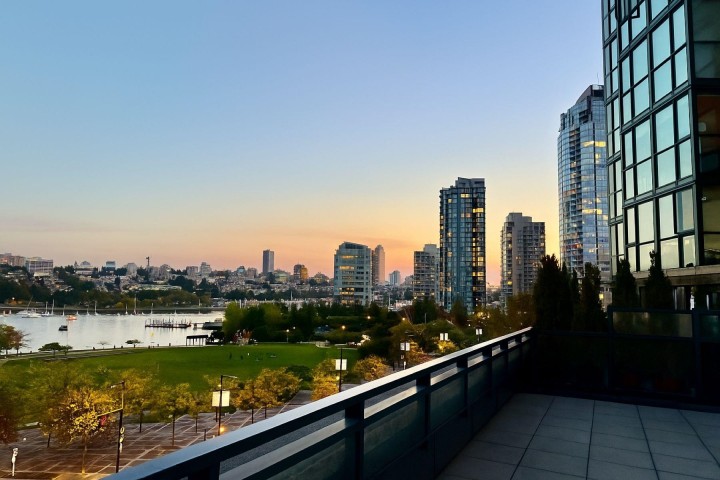Photo 1 at 706 - 289 Drake Street, Yaletown, Vancouver West