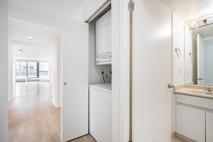 Photo 28 at 706 - 289 Drake Street, Yaletown, Vancouver West