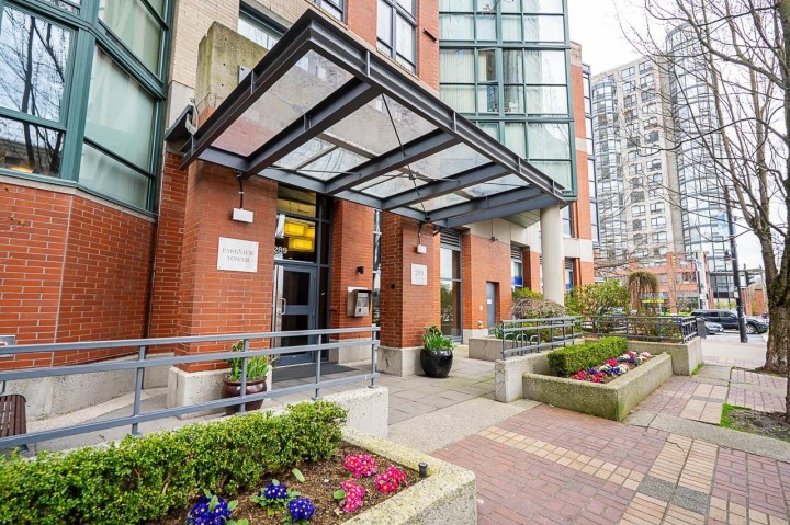 Photo 34 at 706 - 289 Drake Street, Yaletown, Vancouver West