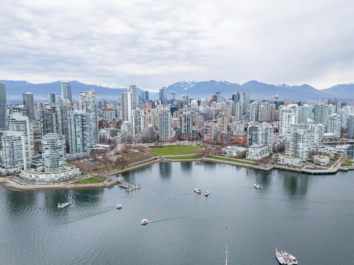 Photo 37 at 706 - 289 Drake Street, Yaletown, Vancouver West