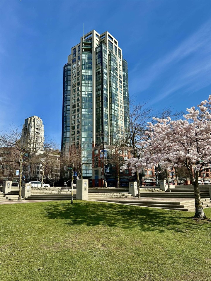 Photo 39 at 706 - 289 Drake Street, Yaletown, Vancouver West