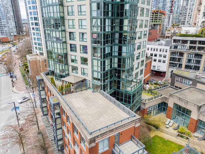Photo 8 at 706 - 289 Drake Street, Yaletown, Vancouver West