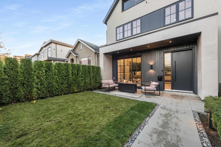 Photo 3 at 1 - 240 E 37th Avenue, Main, Vancouver East