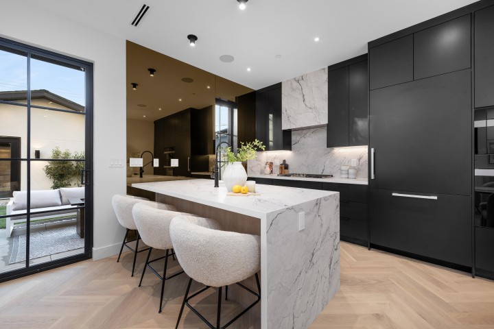 Photo 9 at 2 - 240 E 37th Avenue, Main, Vancouver East