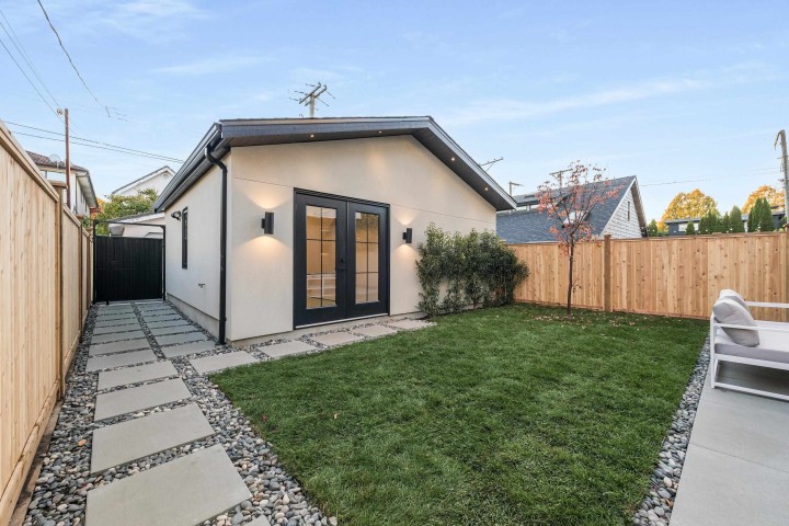 Photo 38 at 2 - 240 E 37th Avenue, Main, Vancouver East