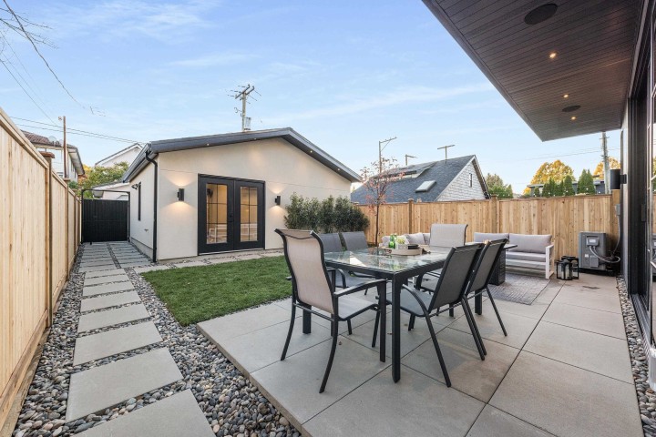 Photo 37 at 2 - 240 E 37th Avenue, Main, Vancouver East